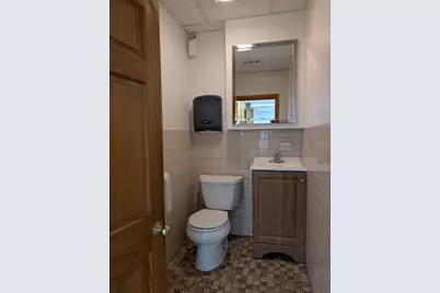 131 Millbury St, Worcester, MA 01610 - Photo 12