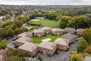 10 Colonial Village Dr, Arlington, MA 02474 - Photo 16