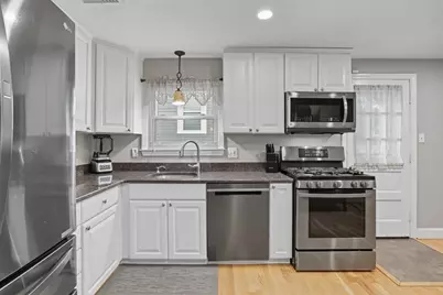 8 Ryan Pl, Swampscott, MA 01907 - Photo 14