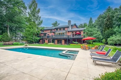 6 Mountain View Dr, Framingham, MA 01701 - Photo 2