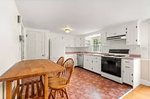 100 Village St, Marblehead, MA 01945 - Photo 12