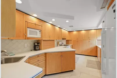 566 Shore Rd, Bourne, MA 02559 - Photo 10