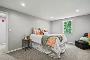 33 Kennedy Dr, Chelmsford, MA 01863 - Photo 14