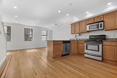 11 Wiget St #11-4, Boston, MA 02113 - Photo 2