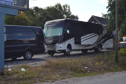 639 Rogers St, Lowell, MA 01852 - Photo 8