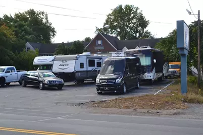 639 Rogers St, Lowell, MA 01852 - Photo 16