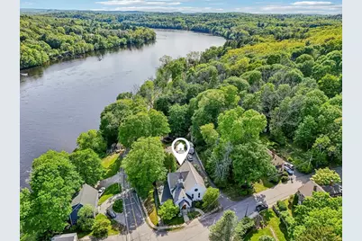 39 High St, Merrimac, MA 01860 - Photo 2