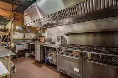 389 Main St, Holyoke, MA 01040 - Photo 10