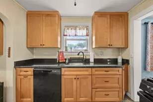 60 Franklin St, Dalton, MA 01226 - Photo 16