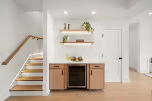 136 W 8th St, Boston, MA 02127 - Photo 12