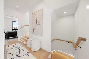 136 W 8th St, Boston, MA 02127 - Photo 14