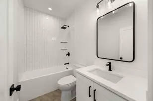 136 W 8th St, Boston, MA 02127 - Photo 26