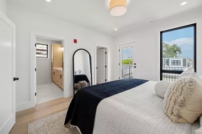 136 W 8th St #4, Boston, MA 02127 - Photo 16