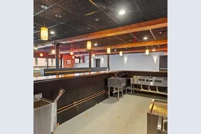 15-2 Kearney Sq #2, Lowell, MA 01852 - Photo 8