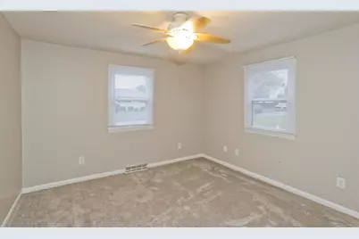 105 Mazarin St, Springfield, MA 01151 - Photo 12