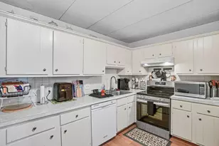 85 Commons Dr, Shrewsbury, MA 01545 - Photo 6