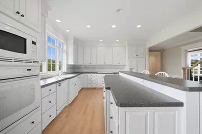 4 Sunrise Cir, South Hadley, MA 01075 - Photo 8