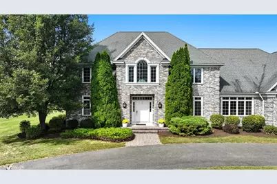 4 Sunrise Cir, South Hadley, MA 01075 - Photo 2