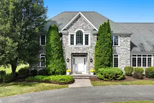 4 Sunrise Cir, South Hadley, MA 01075 - Photo 2