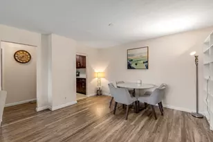 33 Pond Ave, Brookline, MA 02445 - Photo 12