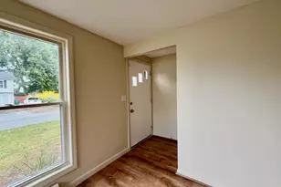 219 Clarendon Ave, Chicopee, MA 01013 - Photo 12