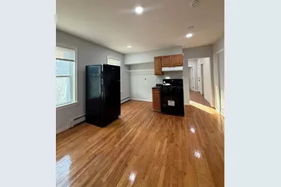 78 Hollis St #3, Worcester, MA 01610 - Photo 2