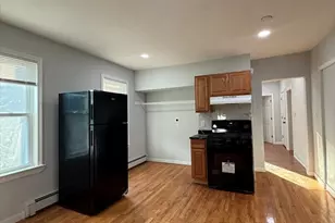 78 Hollis St, Worcester, MA 01610 - Photo 2