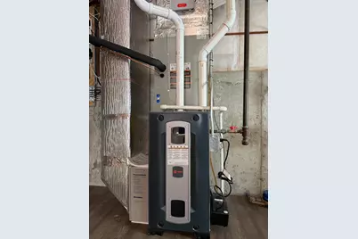 821 Merrimack Ave, Dracut, MA 01826 - Photo 8