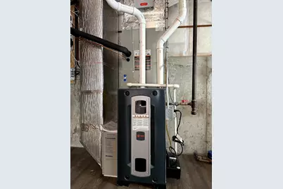 821 Merrimack Ave, Dracut, MA 01826 - Photo 2