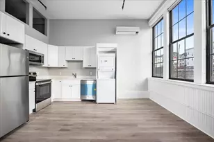 22 Waverly St, Worcester, MA 01604 - Photo 4