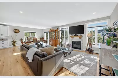 124 Tiffany St, Attleboro, MA 02703 - Photo 14