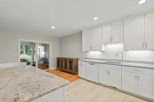 1 Hollyhock Knoll Ct, Bourne, MA 02532 - Photo 2