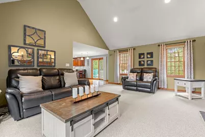 35 Stockbridge Rd, Bridgewater, MA 02324 - Photo 4