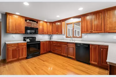 35 Stockbridge Rd, Bridgewater, MA 02324 - Photo 6