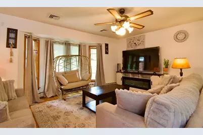 442 Prospect St, Chicopee, MA 01020 - Photo 6