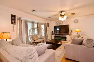 442 Prospect St, Chicopee, MA 01020 - Photo 2