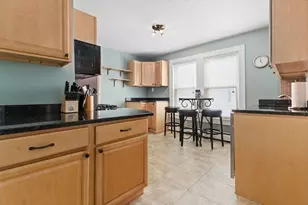 84 Willow St, Cambridge, MA 02141 - Photo 2