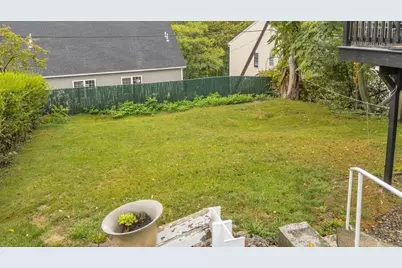 23 Dryden St, Worcester, MA 01605 - Photo 8