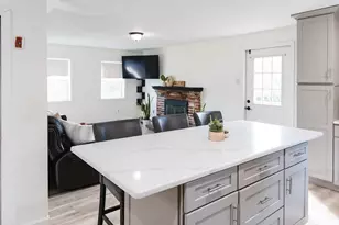 41 Hill St, Leominster, MA 01453 - Photo 2