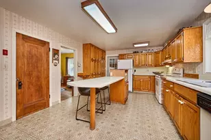 102 Elm St, Buckland, MA 01370 - Photo 6