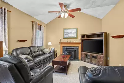 325 Den Quarry Road, Lynn, MA 01904 - Photo 10