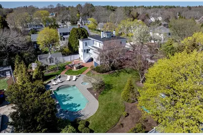 35 North St, Mattapoisett, MA 02739 - Photo 1