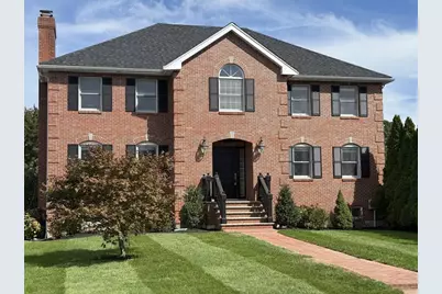 4 Gavin Cir, Stoneham, MA 02180 - Photo 1