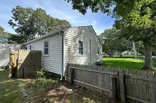 55 Pawkannawkut Dr, Yarmouth, MA 02664 - Photo 14