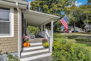 33 Oakwood Ave, Falmouth, MA 02540 - Photo 4
