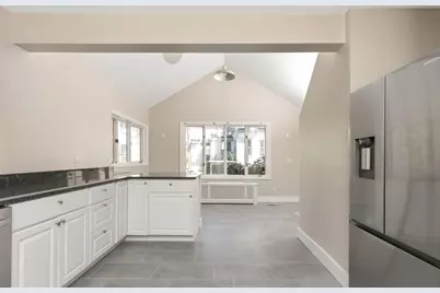 15 S Fairview St #3, Boston, MA 02131 - Photo 8