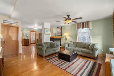 430 E 8th St, Boston, MA 02127 - Photo 10