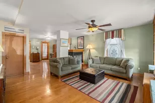 430 E 8th St, Boston, MA 02127 - Photo 10