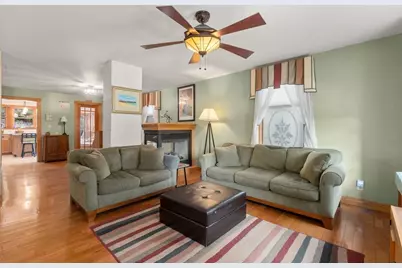 430 E 8th St, Boston, MA 02127 - Photo 18
