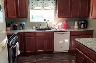 52 Liberty St, Plymouth, MA 02360 - Photo 2